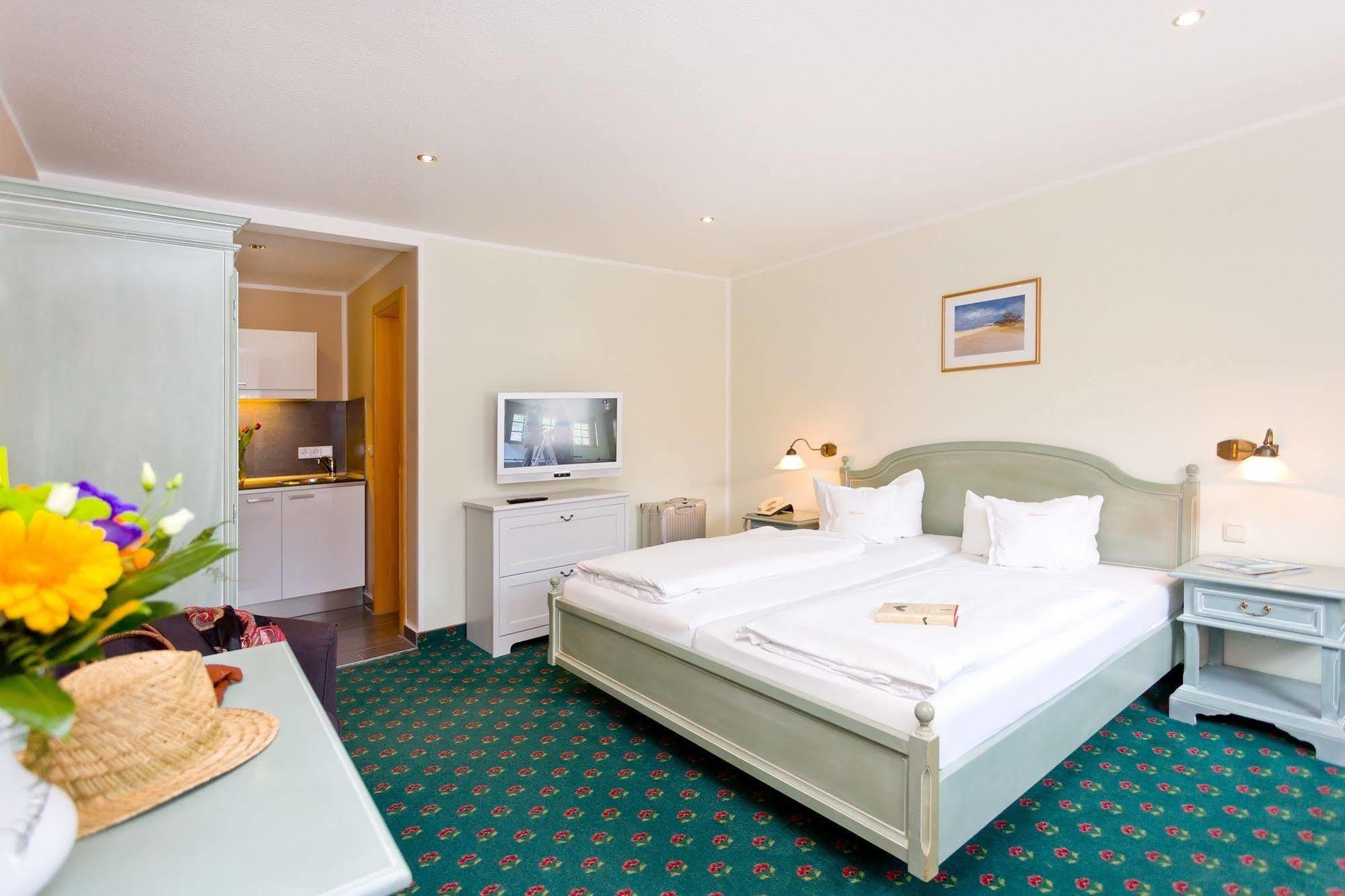 Hotel Villa Neander Binz Eksteriør bilde